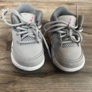 Jordan Gray & White Flight Shoes Size 4C
